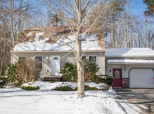 9 Windy Point Ln, Saco, ME 04072