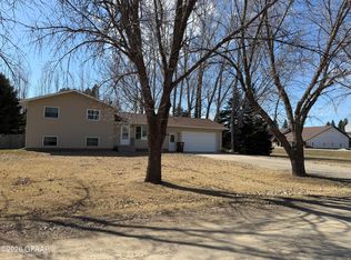 9539 10th Ave SW, Cavalier, ND 58220