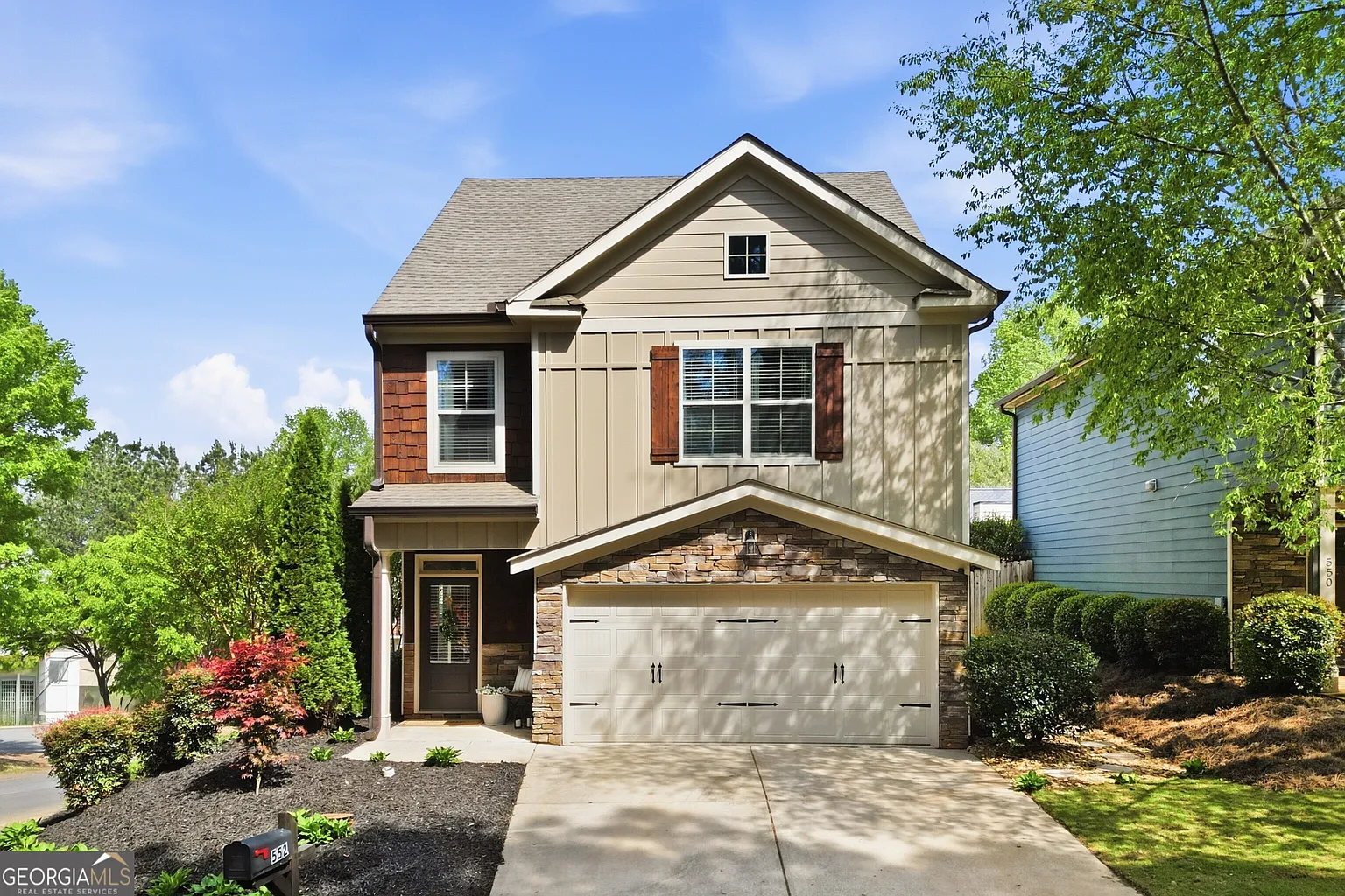 552 Broughton Dr photo 1