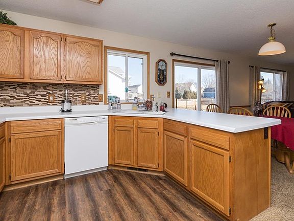 4th image of 3005 SW Glenbrooke Blvd