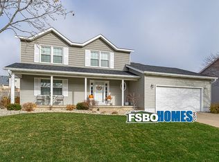 2216 Hawk Dr, Bettendorf, IA