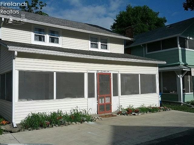 1st image of 176 Lynn Ave