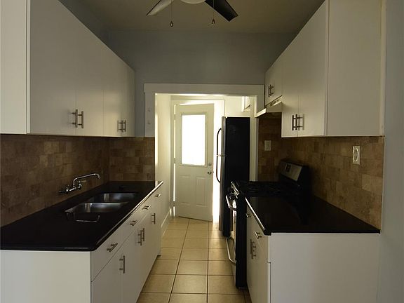 5th image of 1207 W Gray St APT 1