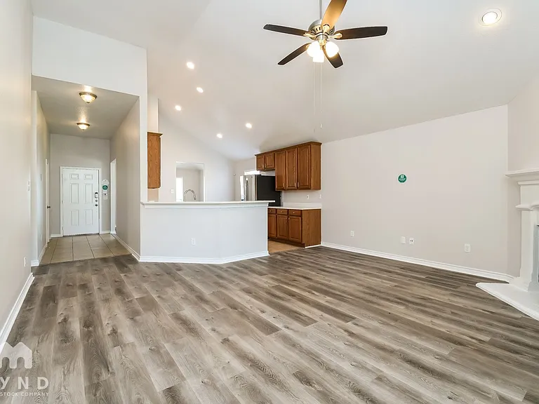7016 Seton Hall Dr — Photo 4
