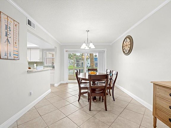 4th image of 418 Dove Ln #28