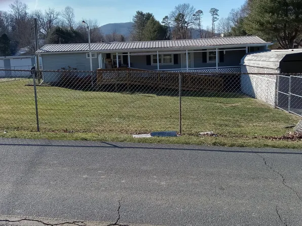 272 Rockhouse Rd, Johnson City, TN 37601