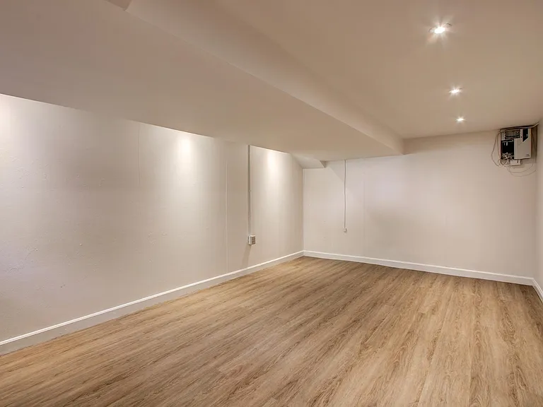 Basement room (office? lounge? storage?)