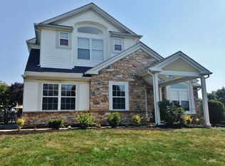 997 Hickory Ridge Dr, Chalfont, PA 18914
