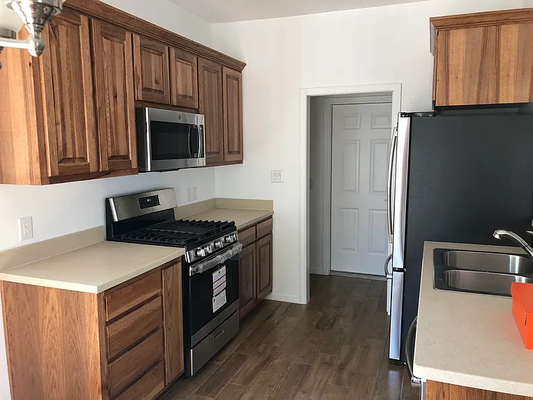 130 Santa Fe St SE — Photo 2