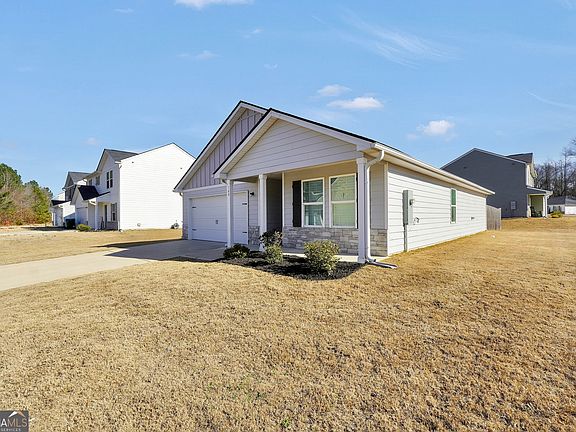 3rd image of 140 Catalpa Rd