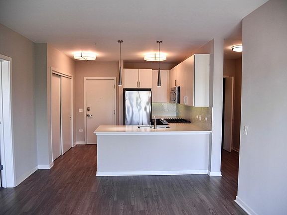 3rd image of 2505 S Highland Ave #140