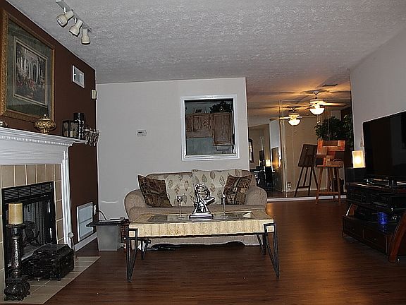 5th image of 1103 Berkeley Woods Dr