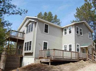 517 White Pine Dr, Pellston, MI 49769