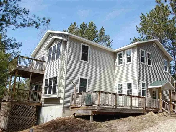 517 White Pine Dr, Pellston, MI 49769
