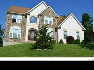 4120 Redbud Dr E, Whitehall, PA 18052