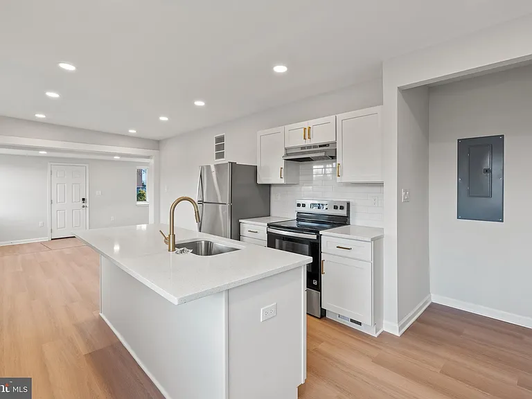 730 New Pittsburg Ave #2 — Photo 4