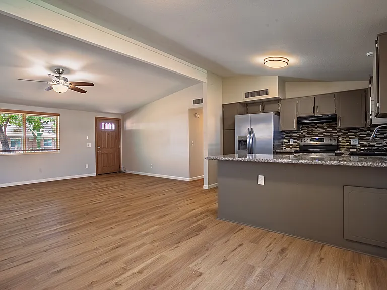 7660 N Nathan Hale Ave — Photo 4