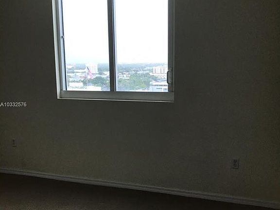 3rd image of 275 NE 18th St APT 1702