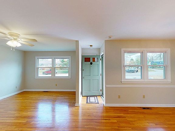 4th image of 155 Linbrook Dr