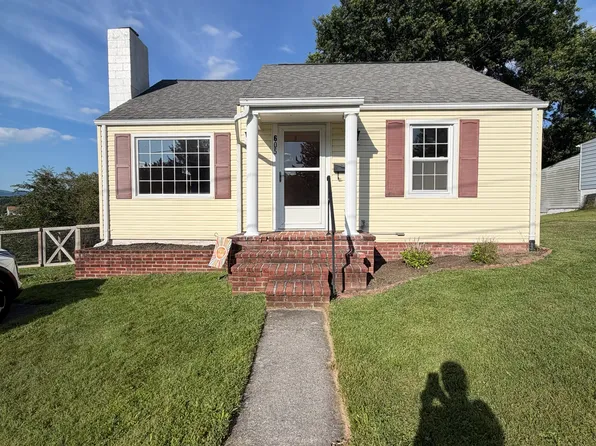 605 Easton Rd, Pearisburg, VA 24134