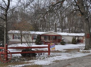 327 Stamm Hollow Rd, Ellwood City, PA 16117