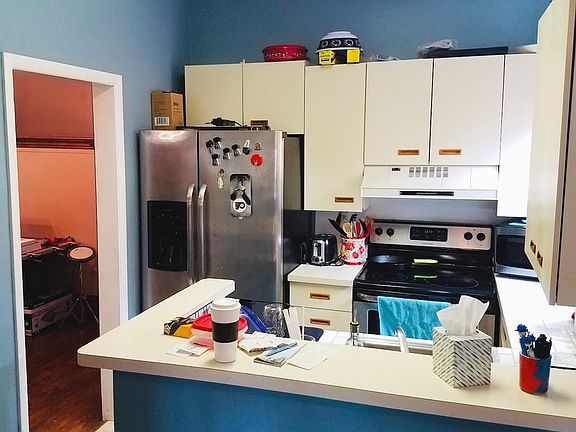 3rd image of 42 N Meadowcroft Ave #2