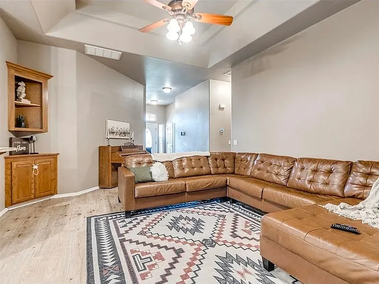 856 Shady Creek Ln — Photo 3