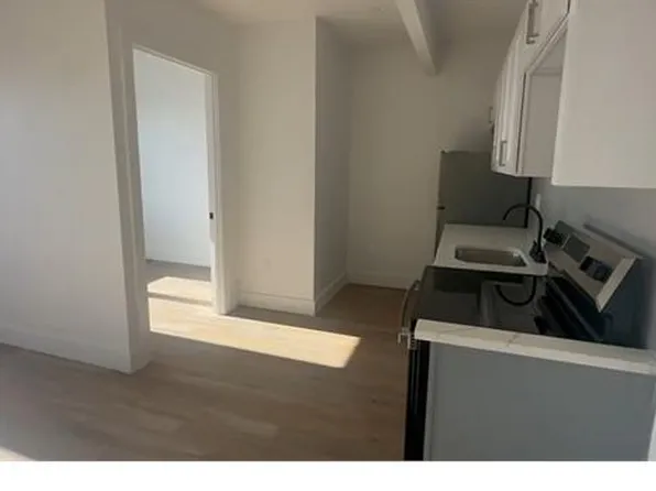 401 Beach 30th St, Far Rockaway, NY
