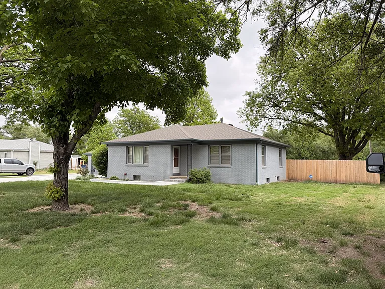 5444 N Athenian Ave — Photo 2