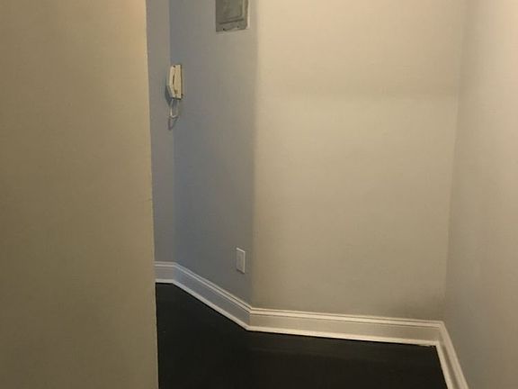 5th image of 4550 48th St APT 2B