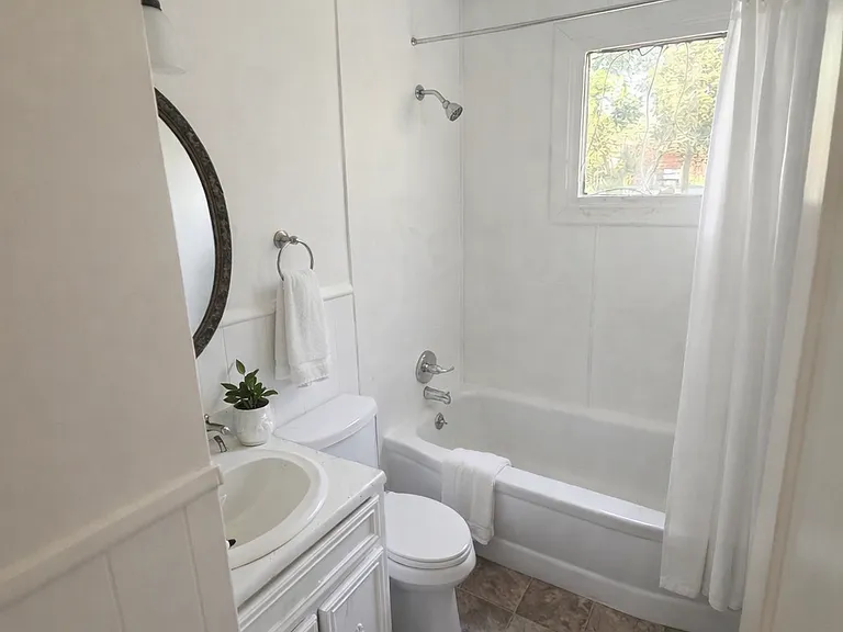 4028 Saint Charles Pl — Photo 5