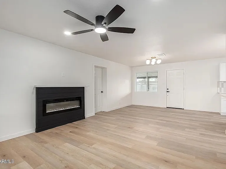 3939 W Harmont Dr — Photo 10