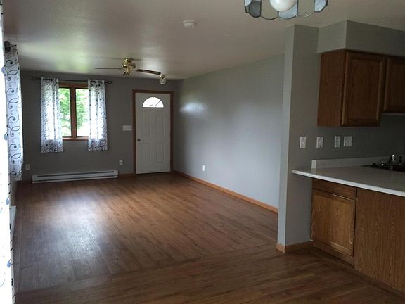 3rd image of 1415 Hoover Ct