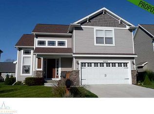 476 Hickory Bluff Ln, Chelsea, MI