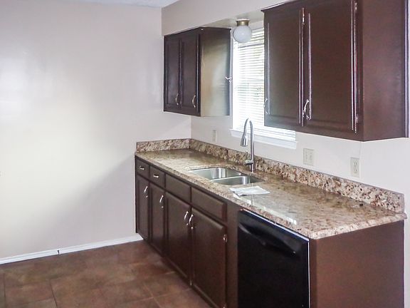 4th image of 6307 Walnut Springs Dr