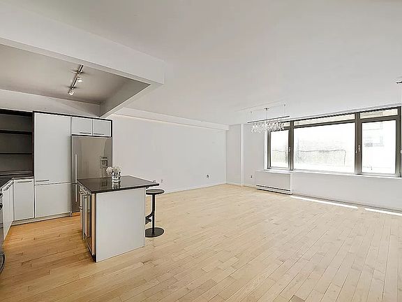 4th image of 224 W 18th St APT 2B