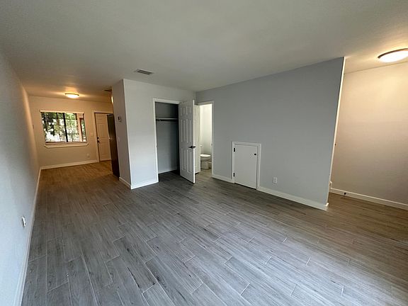 4th image of 2531 Waters Edge Dr