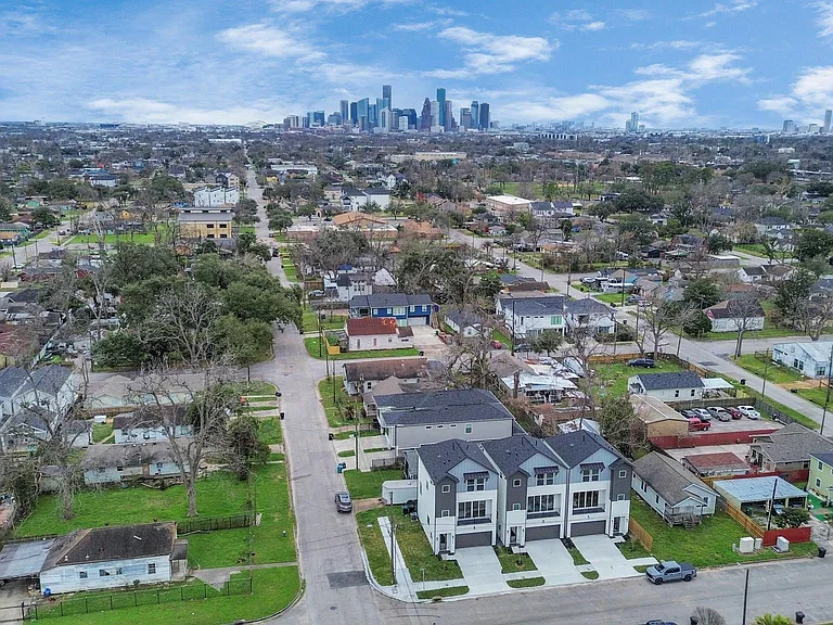1216 English St — Photo 42