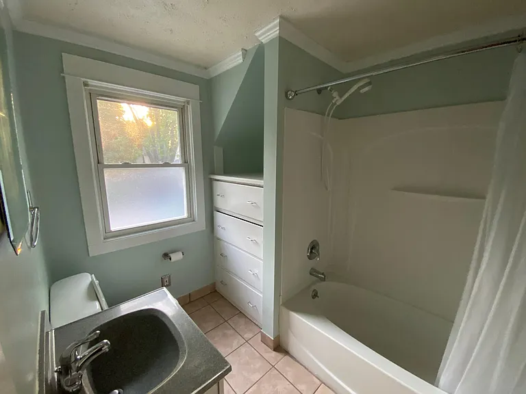 1201 N Jenison Ave — Photo 10