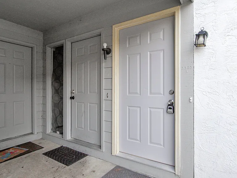 3323 Kristin Ct — Photo 4