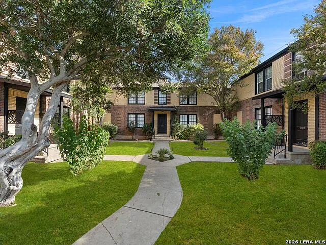 204 E Rosewood Ave #1 — Photo 1