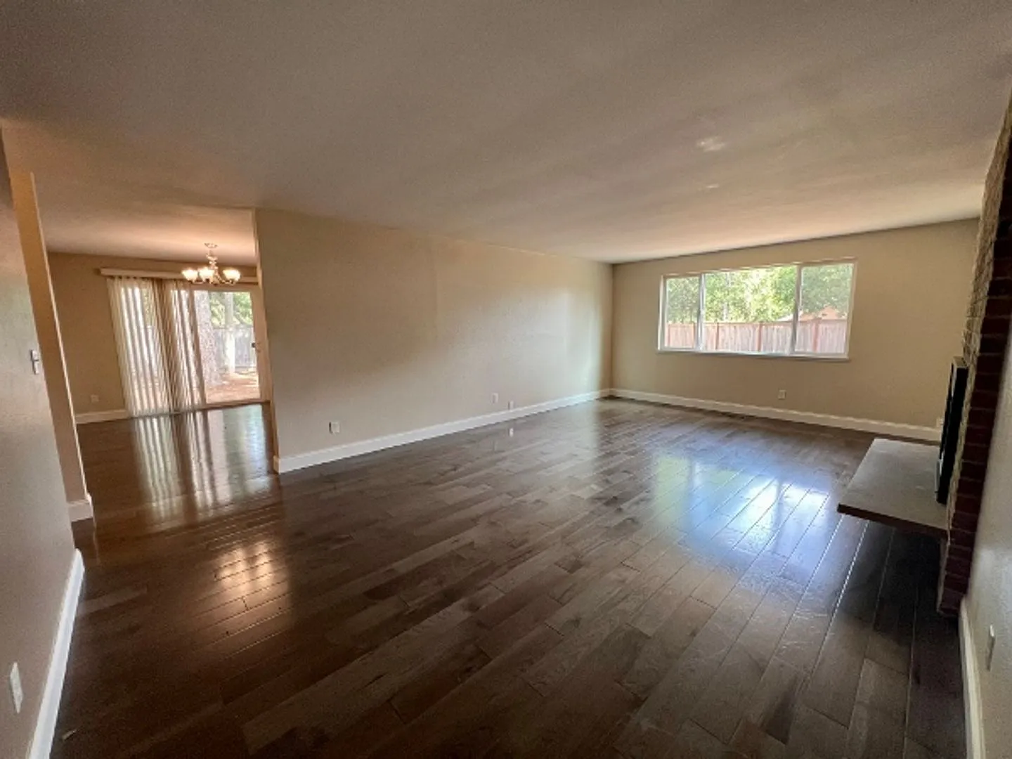 Pet Friendly 4 Bedroom! — Photo 4