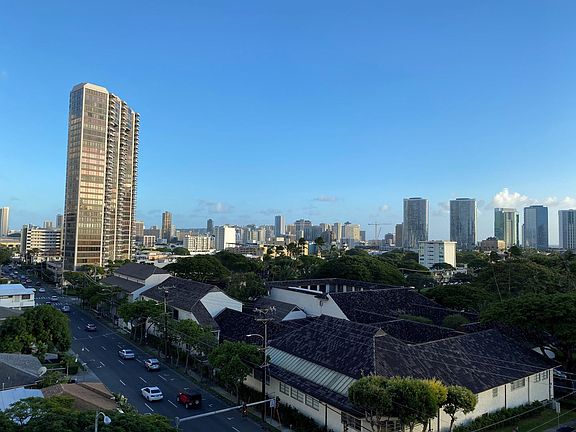 5th image of 824 Kinau St APT 603