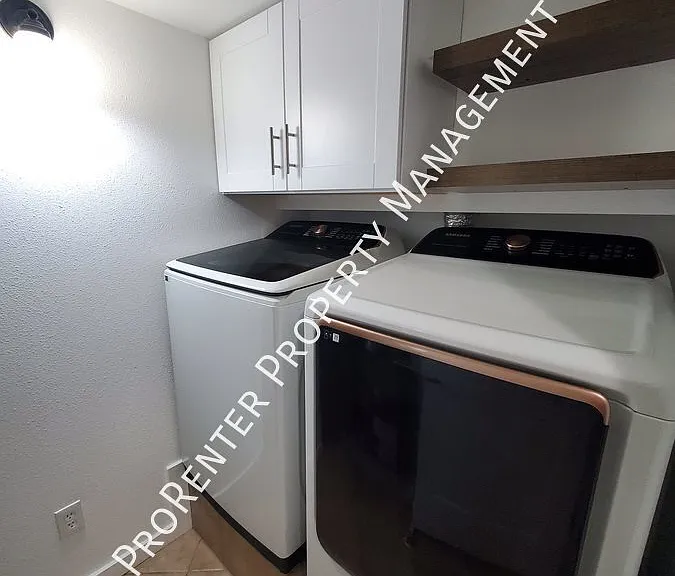 4252 Midland Dr — Photo 18