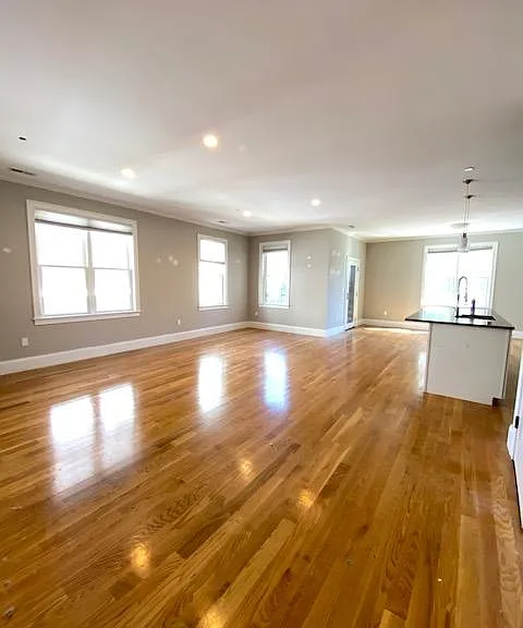 16 Linden Ave #7 — Photo 2