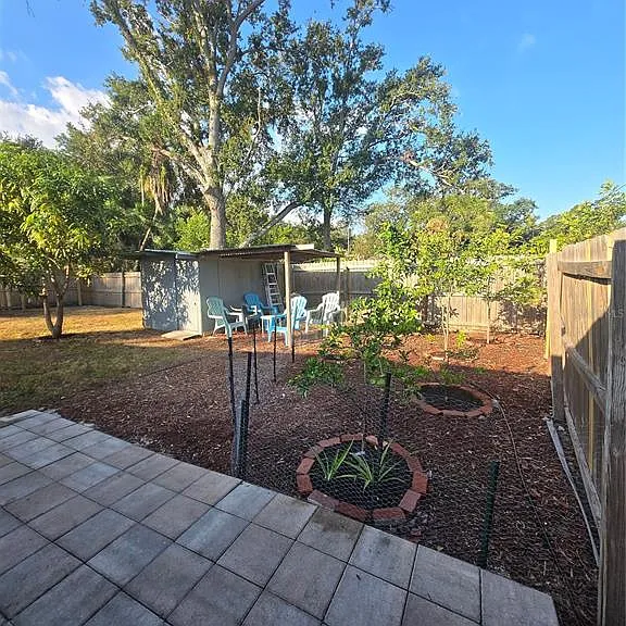 Emerald Ln — Photo 21