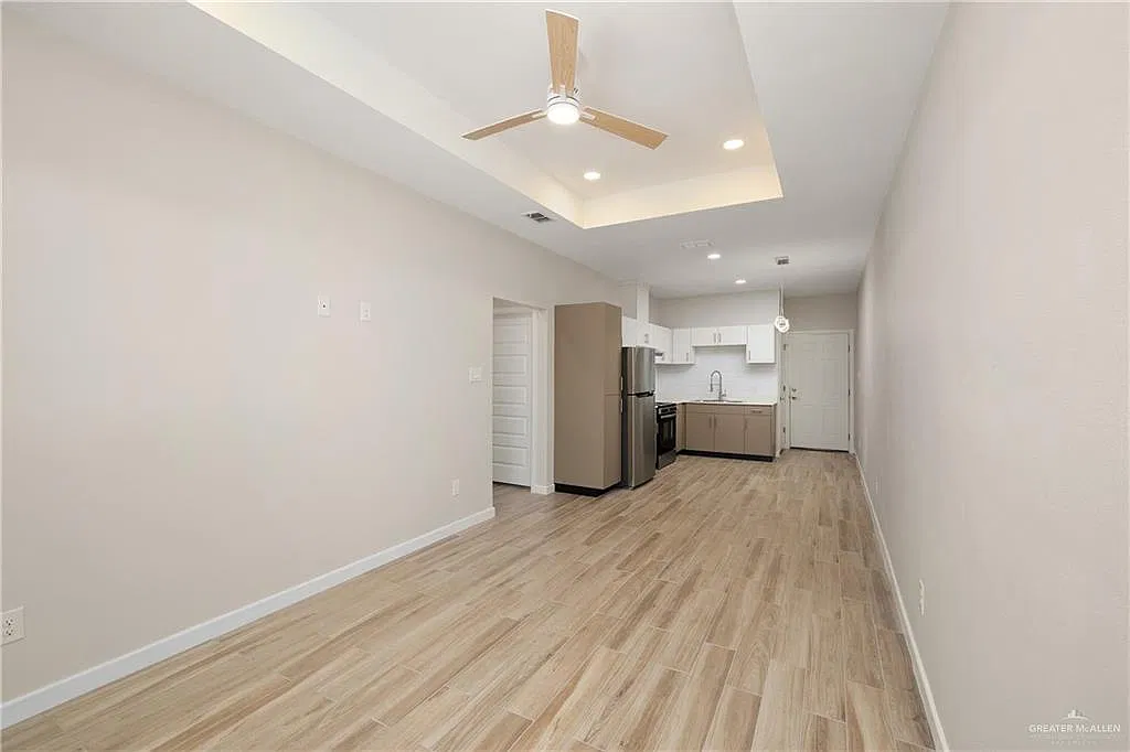 2 bed, 2.0 bath, 828 sqft, $1,150 — Photo 2