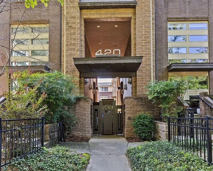420 Queens Rd #7 — Photo 3