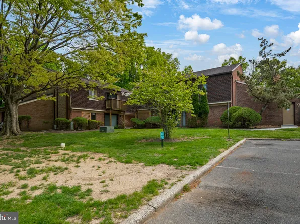 907 Meadow Woods Ln, Lawrence Township, NJ 08648