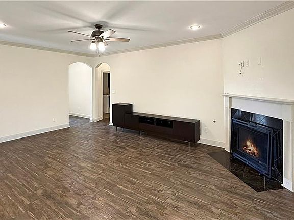 4th image of 42198 Bald Eagle Ave